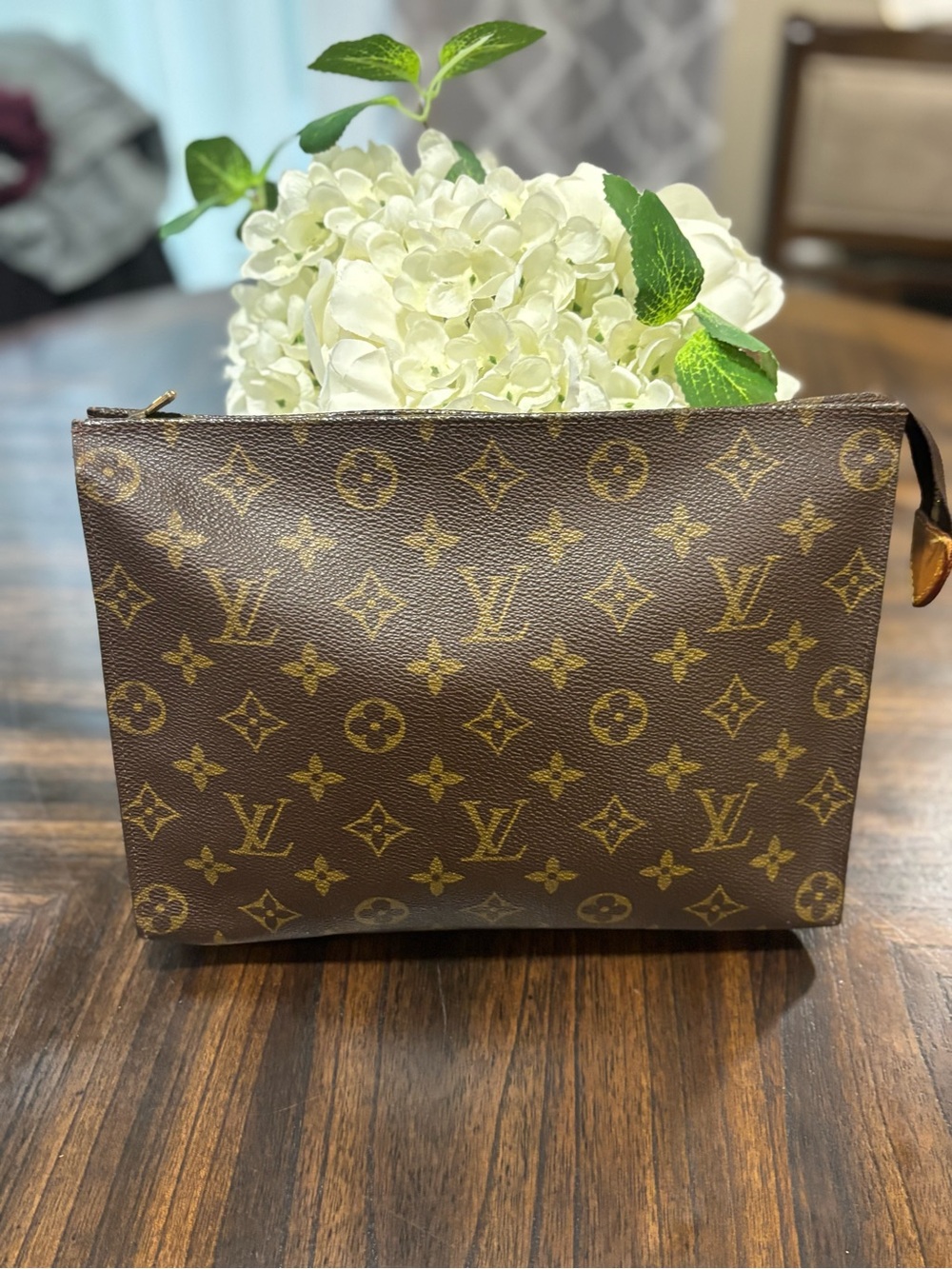 Louis Vuitton Monogram Toiletry 26 - Picture 3 of 6